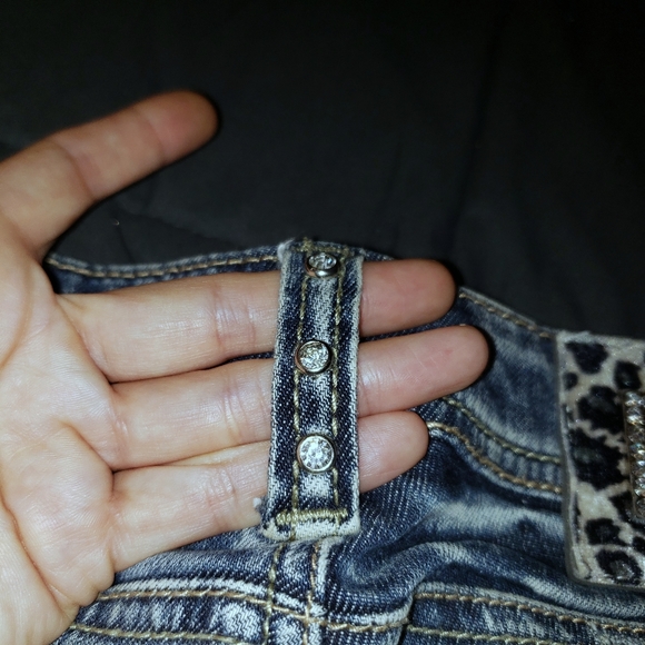 L.A.Idol Edgy Capris Denim - Picture 10 of 12